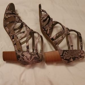New in box Fergalicious Size 9.5 Moses Natural
